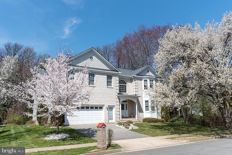 1st image of 214 Elmar Dr SE