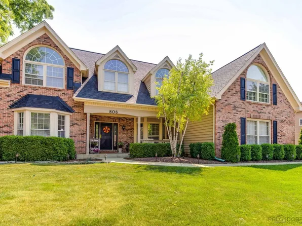 806 Steeplechase Rd, St Charles, IL 60174