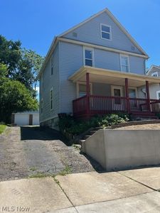2121 10th St SW, Akron, OH, 44314