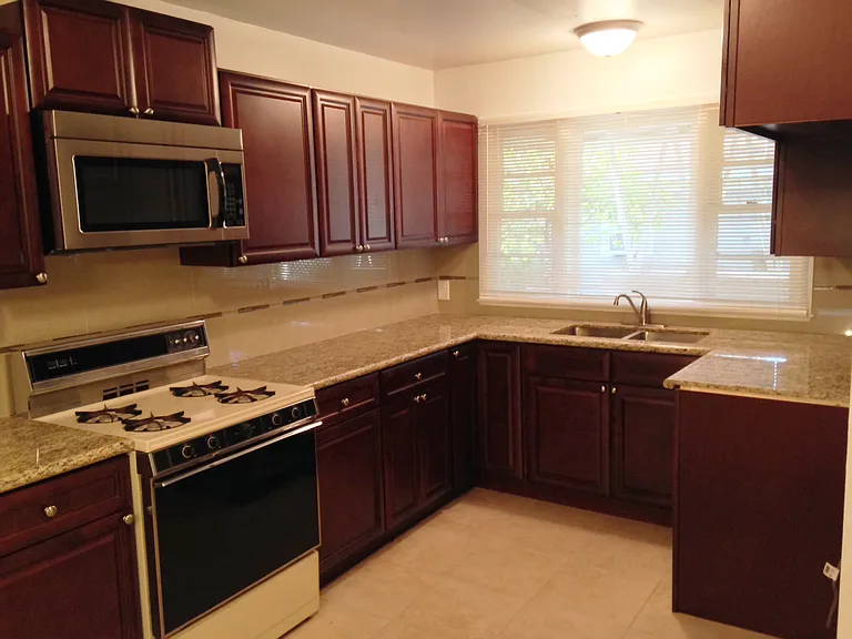 343 S Fairfax Dr — Photo 16