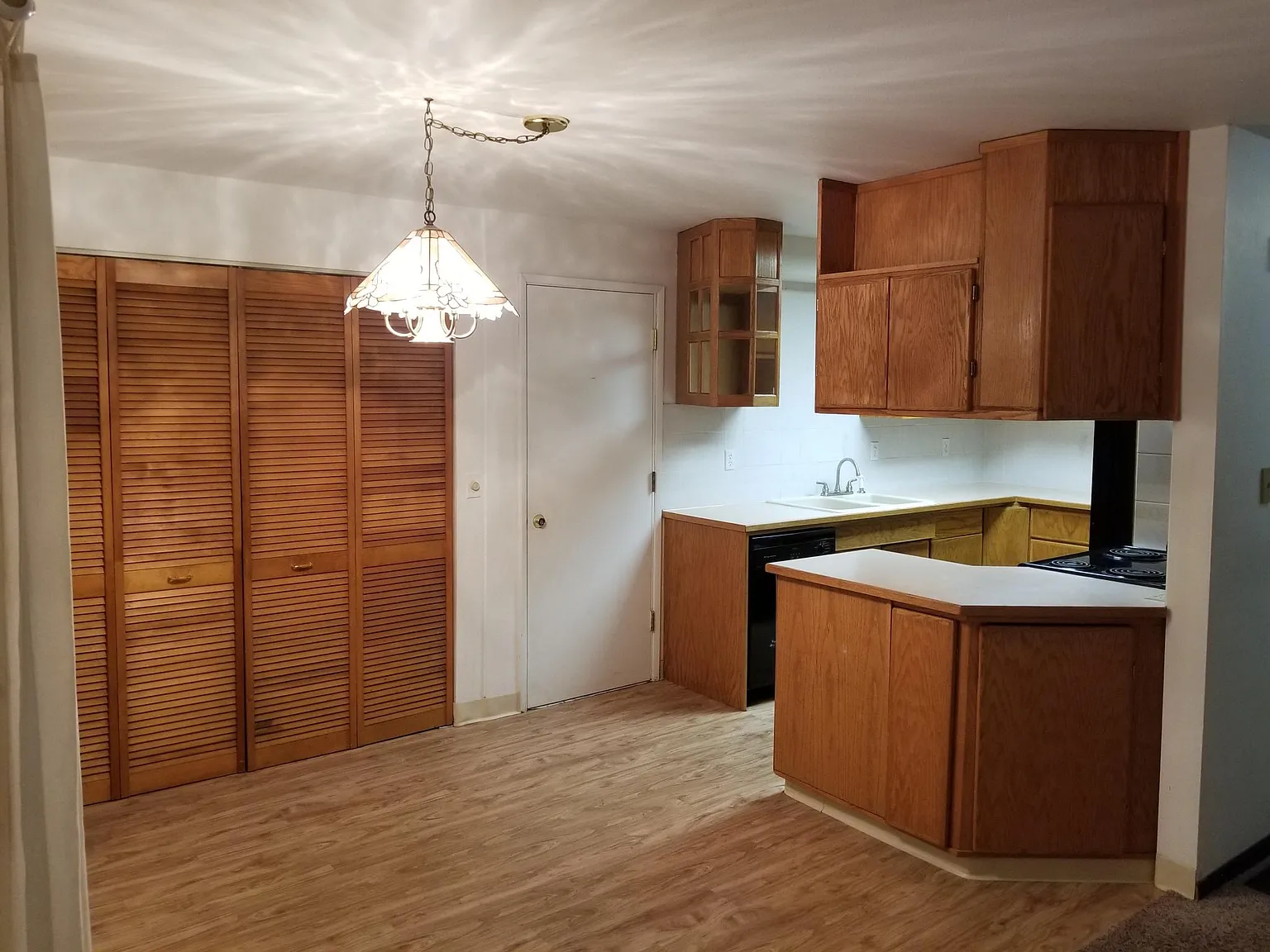 3 bed, 1000 sqft, $1,495 — Photo 2