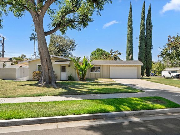 2nd image of 4432 Beverly Ct