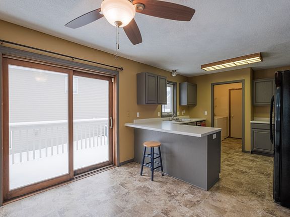 3rd image of 2111 Park Pointe Dr