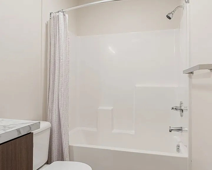 500 32nd St #211 — Photo 17