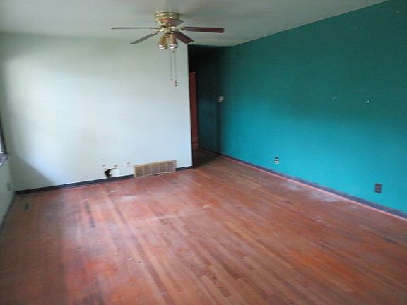 3rd image of 1008 Highland Ave