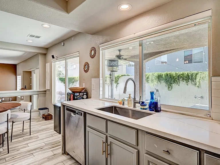 9748 Cathedral Stairs Ct — Photo 24
