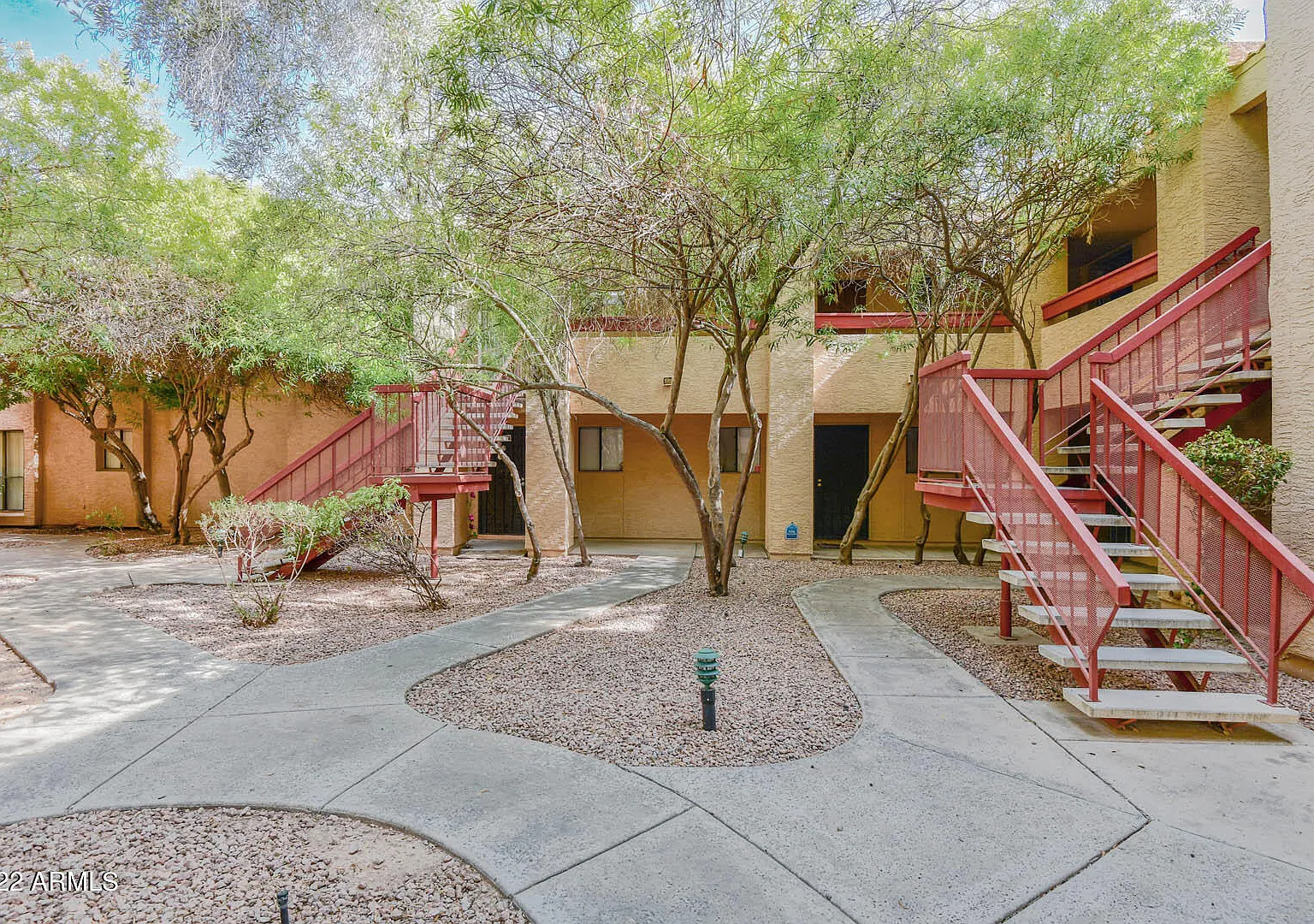 2 bed, 1.0 bath, 744 sqft, $1,150 — Photo 4