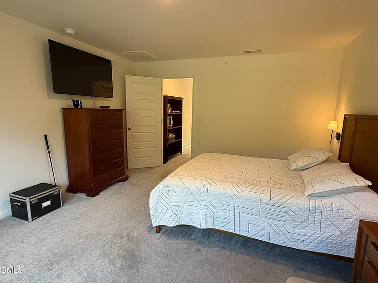 111 Golden Gate Ln — Photo 18