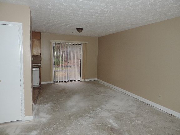 Living/Dining Area