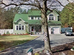 88 Ridge Rd, Ridge, NY 11961