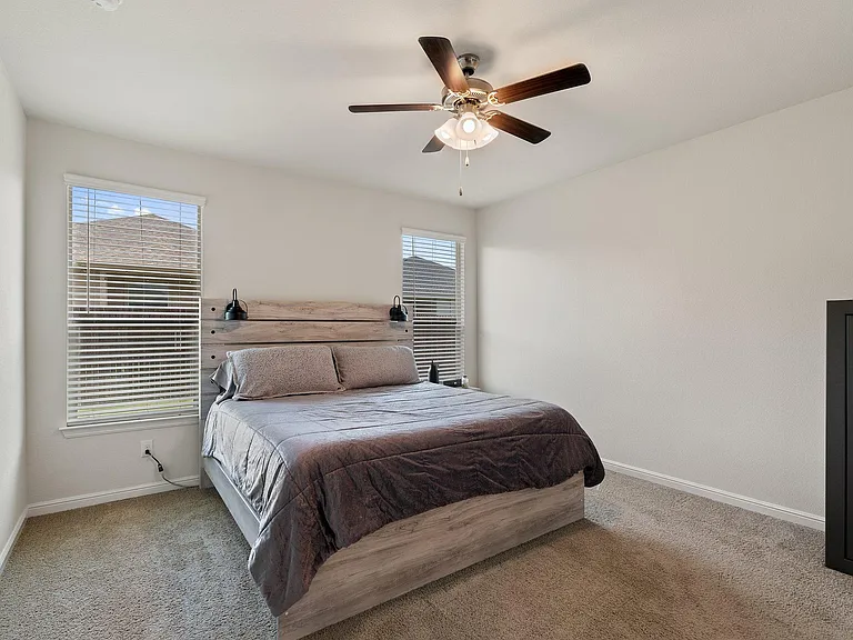 9124 Golden Hollow Ln — Photo 12