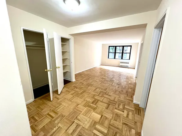 4439 Broadway image 1 of 11