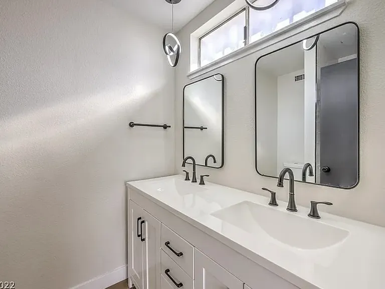 4572 Wisconsin Ave — Photo 3