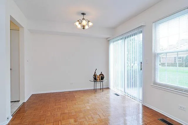 222 White Branch Ct — Photo 3
