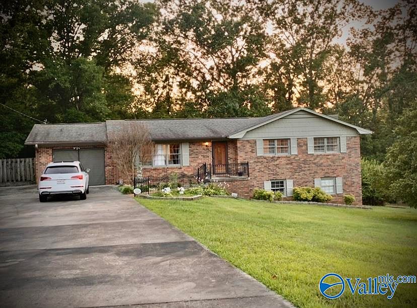 3108 Scenic Dr, Scottsboro, AL 35769 MLS 1837265 Zillow