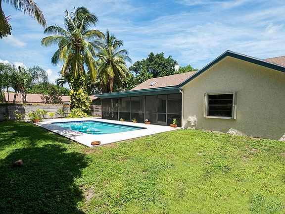 1289_nw_14_st_MLS_HID1118115_ROOMbackyar