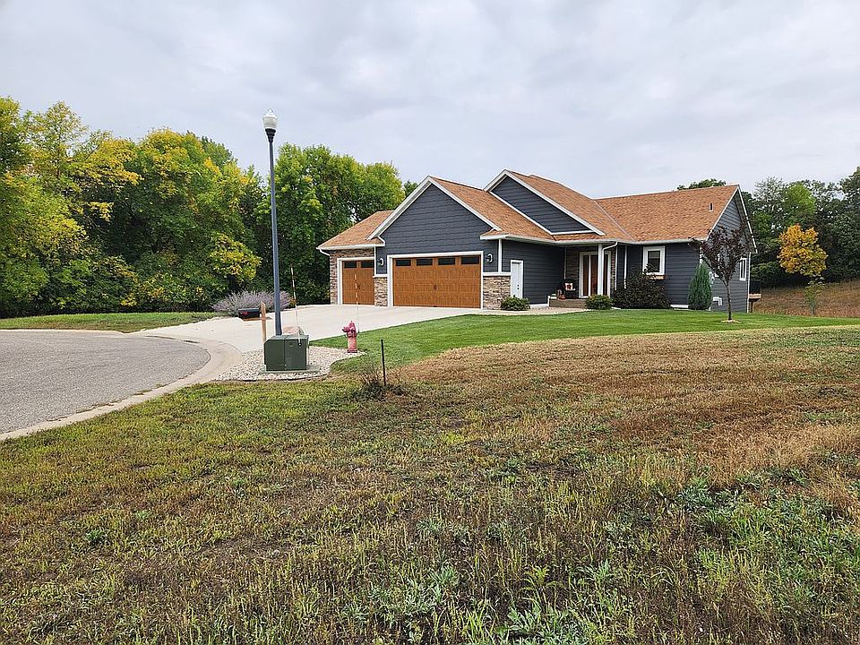 1st image of 114 Acorn Ave
