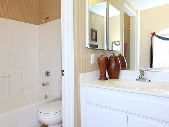 5th image of 18060 Grace Ln Unit 101