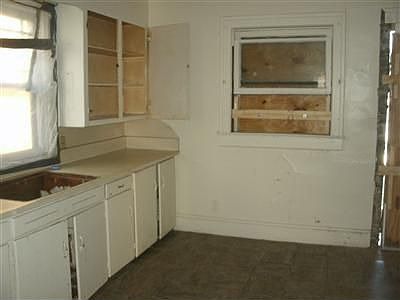 3rd image of 801 Faulkner Ave