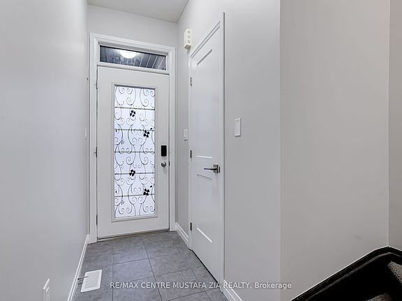 5th image of 74 Soho St