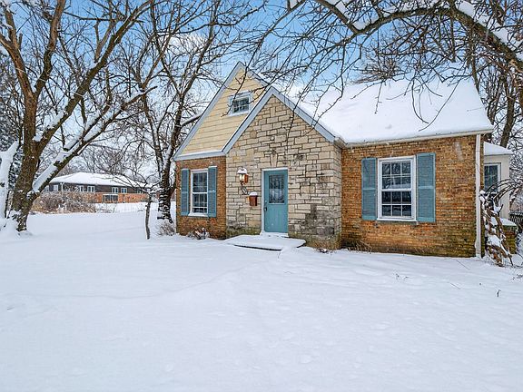 2nd image of 521 Deerfield Rd