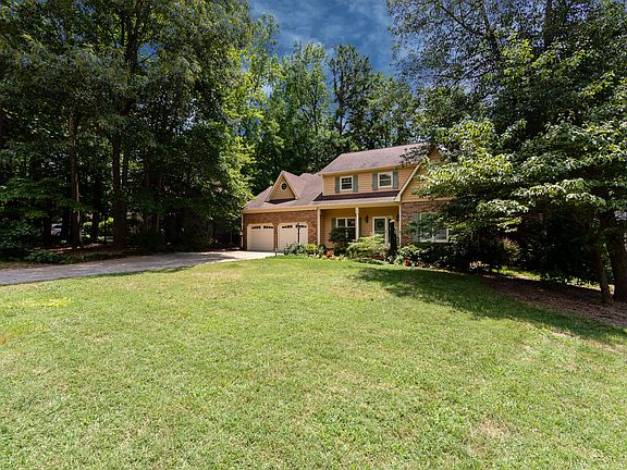 2nd image of 807 Brightwood Ln
