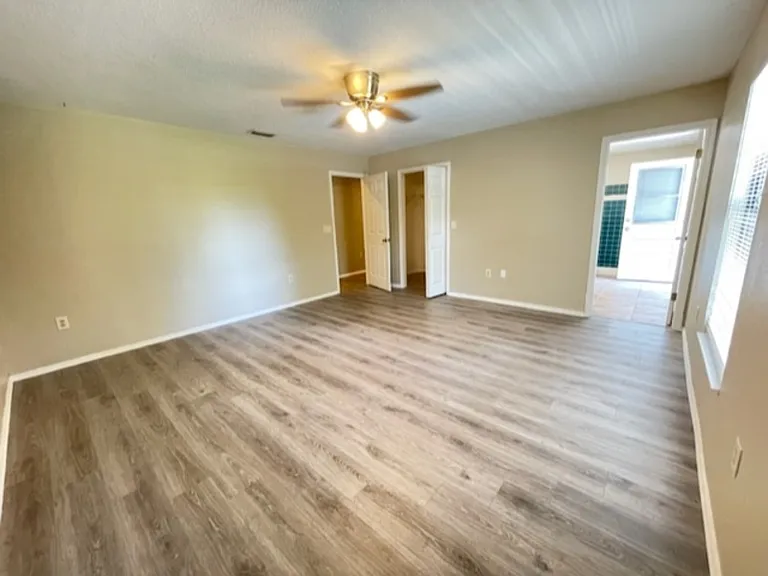 9332 Trevarthon Rd — Photo 25