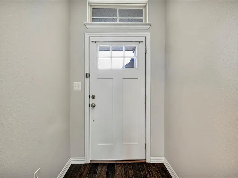 2926 Diego Dr — Photo 5