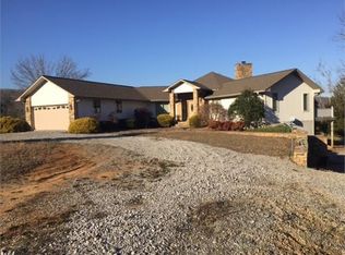 963 Smith Rd, Jamestown, TN 38556