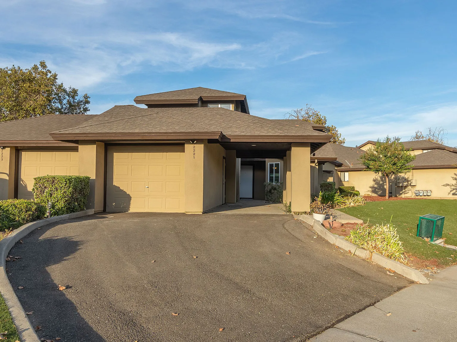 3 bed, 1740 sqft, $2,600 — Photo 2
