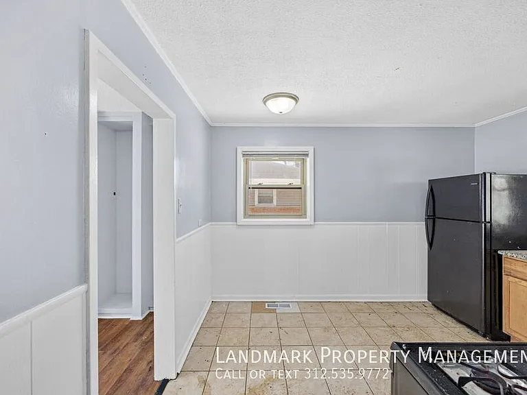 336 Waldmann Dr — Photo 3