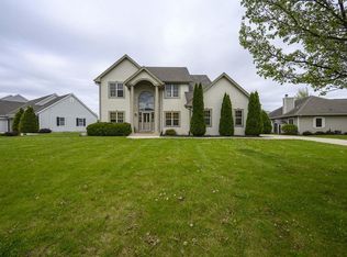 5278 W Highlands Ct, Franklin, WI 53132