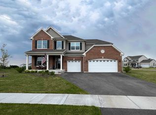 2201 Country Hills Dr, Yorkville, IL
