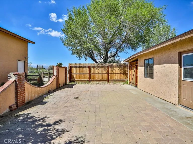 7033 W Avenue A2 — Photo 38