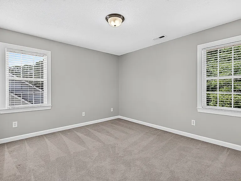 217 Stagecoach Dr — Photo 31