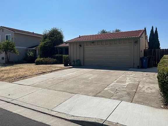 2nd image of 30835 Periwinkle Dr