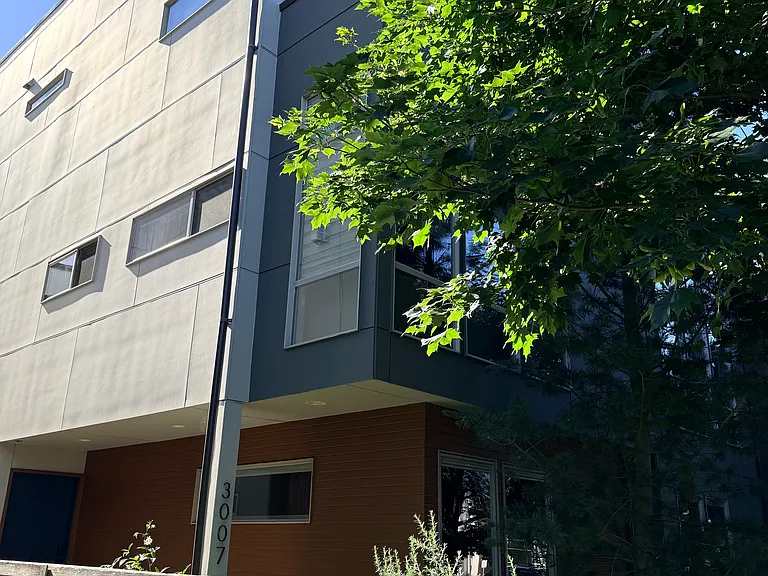 3007 60th Ave SW — Photo 3