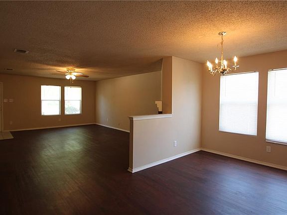 4th image of 900 Anvil Creek Dr
