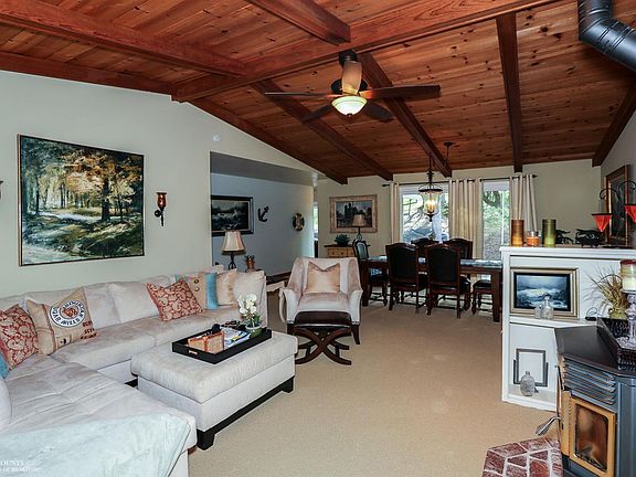 5th image of 14347 Knobcone Dr