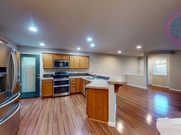 863 SW Windrose Ter, Beaverton, OR 97003