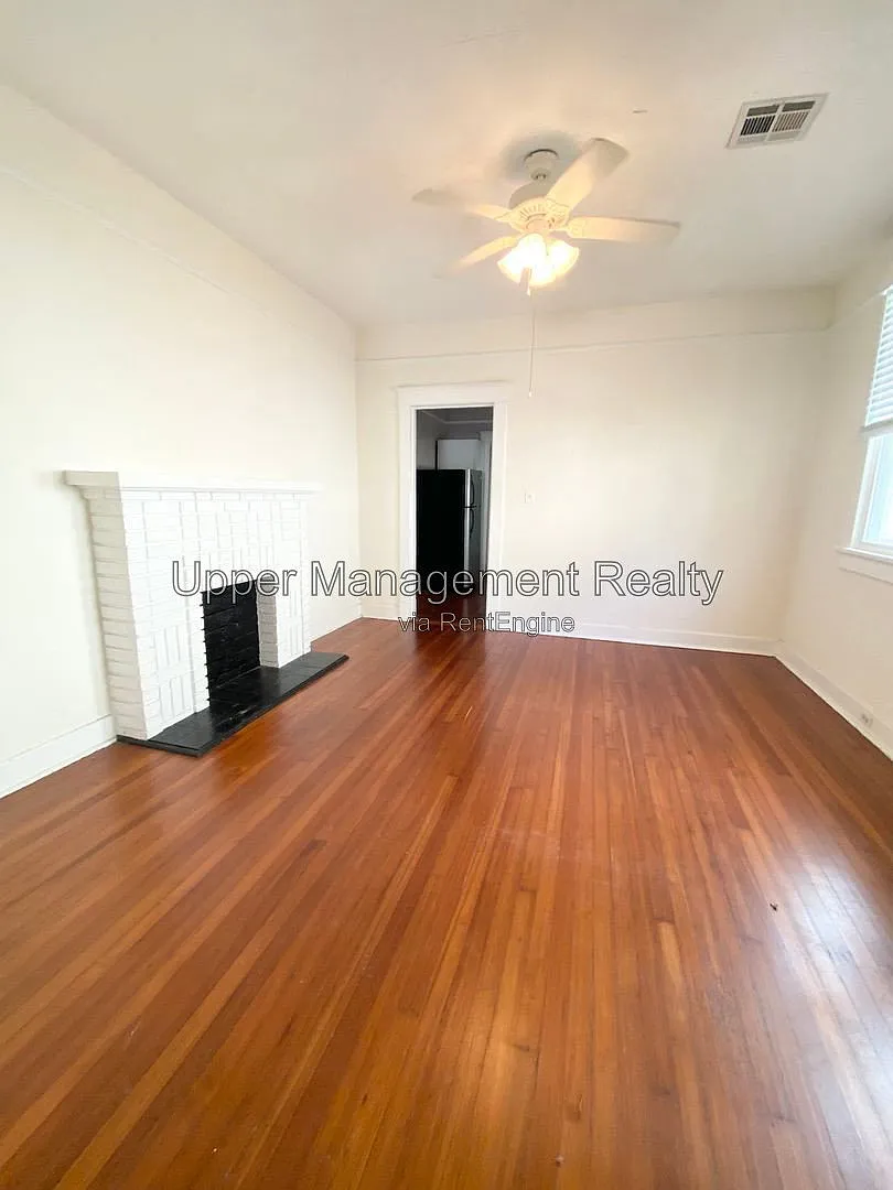 2 bed, 1.0 bath, 800 sqft, $1,600 — Photo 3