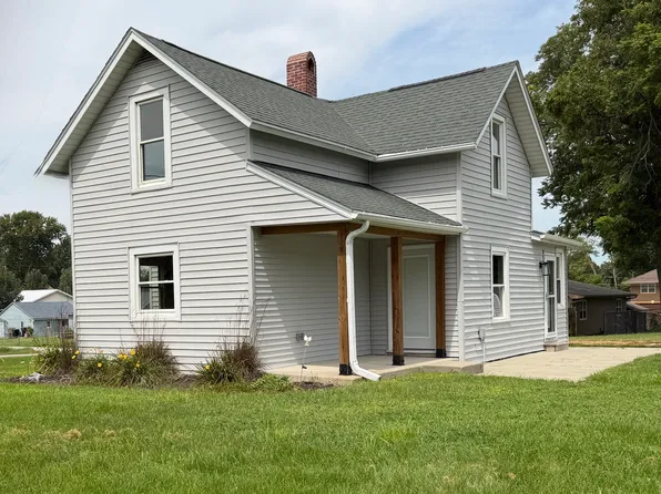 245 NW 2nd St, Earlham, IA 50072