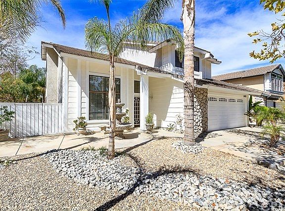 3rd image of 32485 Somerset Dr