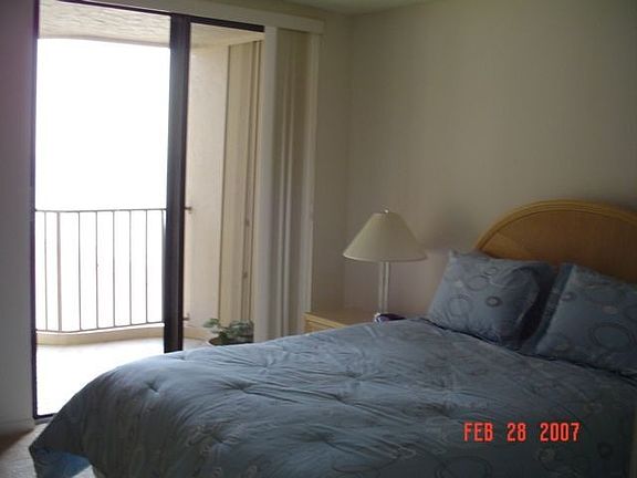 Guest rm w/ balcony