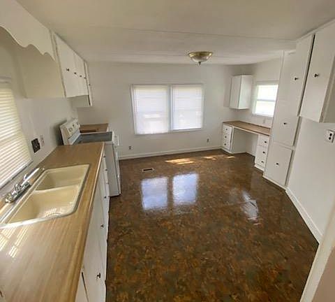 3rd image of 2124 Countryside Dr