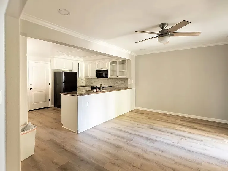 18351 Gum Tree Ln — Photo 9
