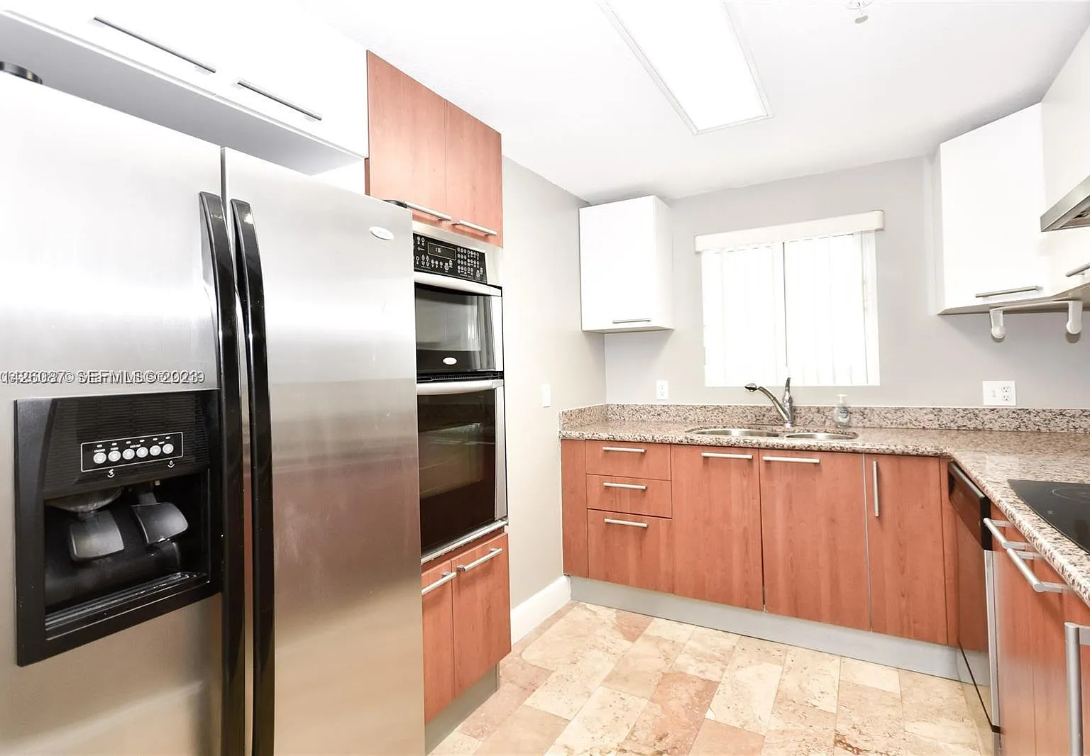 2 bed, 942 sqft, $3,300 — Photo 2