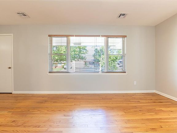 5th image of 2505 Robin Rd
