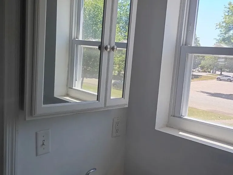 15-23 Forrest Dr E — Photo 9