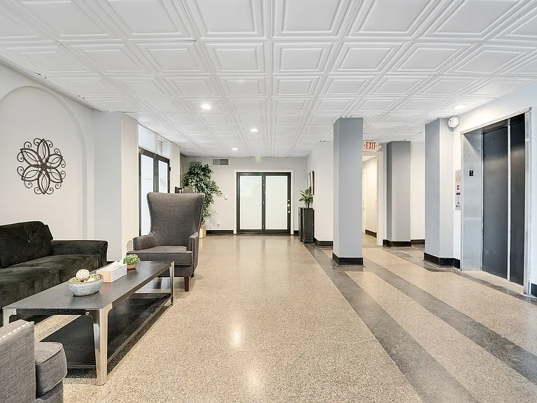 Fort Wood Apartments — Photo 10